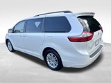Used 2015 Toyota Sienna XLE image 3