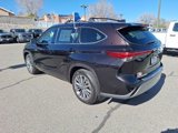 Used 2020 Toyota Highlander Limited Platinum image 3