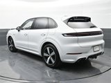 Used 2024 Porsche Cayenne image 3