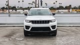 Certified 2022 Jeep Grand Cherokee Laredo image 3