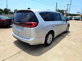 Used 2024 Chrysler Pacifica Touring-L image 5