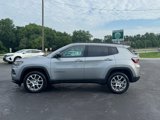 Used 2022 Jeep Compass Latitude image 3