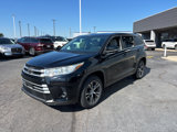 Used 2017 Toyota Highlander LE image 3