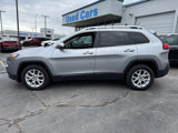 Used 2017 Jeep Cherokee Latitude w/ Cold Weather Group image 3