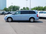 Used 2013 Chrysler Town & Country Touring image 4