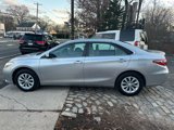 Used 2017 Toyota Camry LE image 3