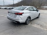 Used 2022 Nissan Versa SV image 5