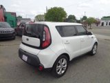 Used 2015 Kia Soul + image 6