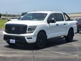 Used 2023 Nissan Titan SV w/ SV Convenience Package image 3