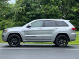 Used 2018 Jeep Grand Cherokee Altitude image 3