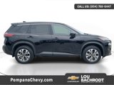 Used 2023 Nissan Rogue SV image 2