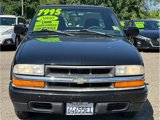 Used 2000 Chevrolet S10 Pickup LS image 2