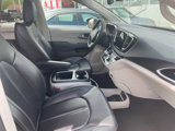 Used 2023 Chrysler Pacifica Touring-L image 5