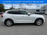 Used 2018 Volvo XC60 T5 Momentum w/ Vision Package image 5