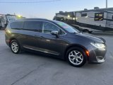Used 2020 Chrysler Pacifica Limited image 2