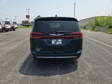 New 2025 Chrysler Pacifica Select image 4