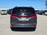 Used 2022 Chrysler Pacifica Touring-L image 4