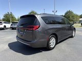 Used 2022 Chrysler Pacifica Touring-L image 3