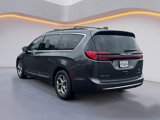 Used 2023 Chrysler Pacifica Limited image 5