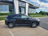 Used 2018 Jeep Compass Latitude w/ Popular Equipment Group image 2