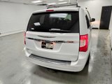Used 2016 Chrysler Town & Country Touring image 6