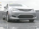 Used 2019 Chrysler Pacifica Touring-L image 3
