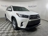 Used 2017 Toyota Highlander Limited image 3