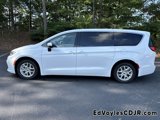 Used 2023 Chrysler Pacifica Touring-L image 4