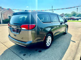 Used 2020 Chrysler Pacifica Touring w/ Advanced Safetytec Group image 5