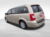 Used 2014 Chrysler Town & Country Touring image 4