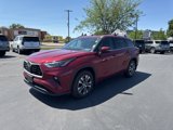 Used 2022 Toyota Highlander XLE image 3