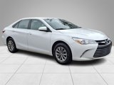 Used 2017 Toyota Camry LE image 3