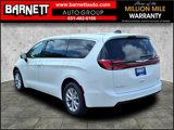 New 2025 Chrysler Pacifica Select image 2