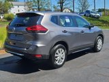 Used 2017 Nissan Rogue S image 2