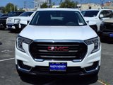 Used 2024 GMC Terrain SLE image 2