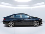 Used 2023 Hyundai Elantra SEL w/ Convenience Package image 2