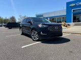 Used 2020 Ford Edge Titanium image 2