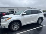 Used 2016 Toyota Highlander XLE image 2