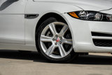 Used 2017 Jaguar XE Premium image 2
