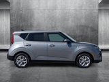 Used 2022 Kia Soul LX w/ Technology Package image 4
