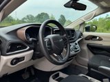 Used 2017 Chrysler Pacifica LX image 4