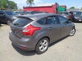 Used 2013 Ford Focus SE w/ SE Winter Pkg image 6