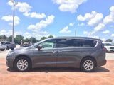 Used 2021 Chrysler Pacifica Touring-L image 2