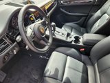 Certified 2024 Porsche Macan image 4