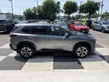 Used 2023 Nissan Rogue SV image 3