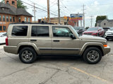 Used 2006 Jeep Commander 4WD image 2