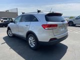 Used 2017 Kia Sorento LX image 6