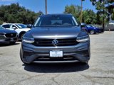 Used 2022 Volkswagen Tiguan SE image 2