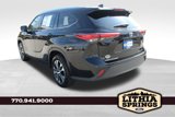 Used 2021 Toyota Highlander XLE image 5