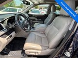 Used 2014 Toyota Highlander Limited image 3